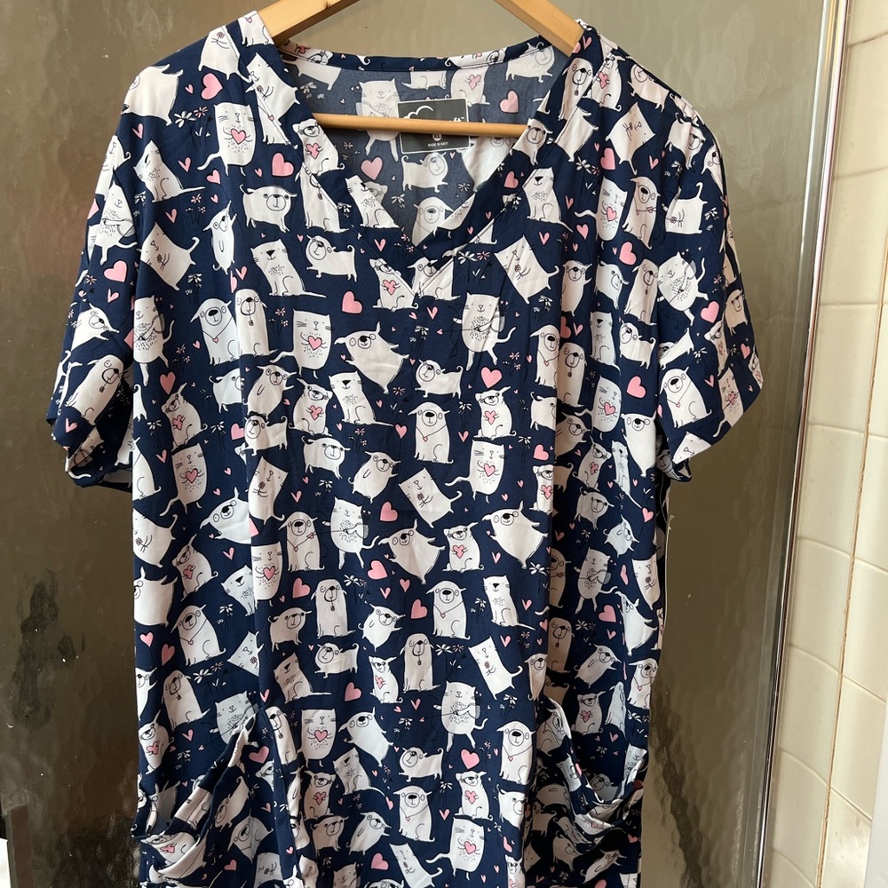 Uniform Advantage Buttersoft Scrub Top, size XL